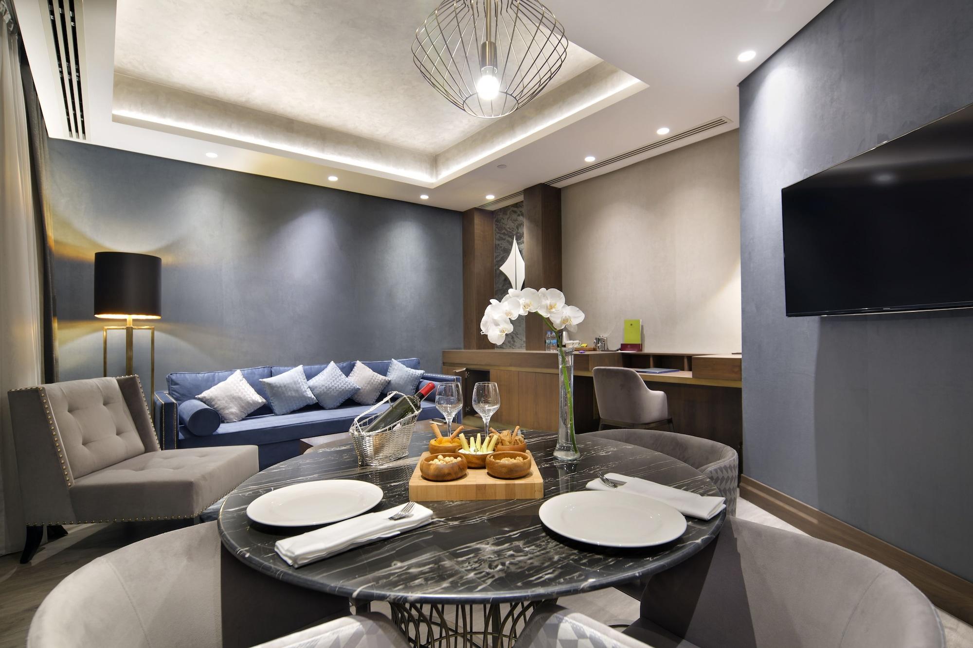Doubletree By Hilton Istanbul - Piyalepasa Ξενοδοχείο Εξωτερικό φωτογραφία The Residence, The Ritz-Carlton, Dubai