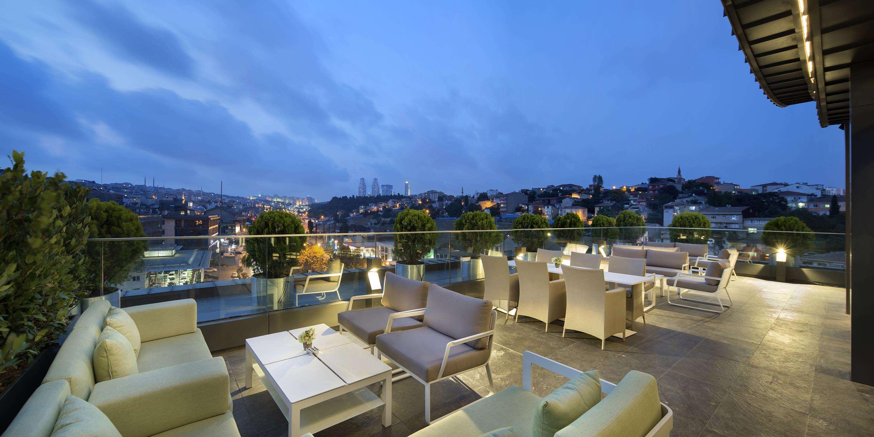 Doubletree By Hilton Istanbul - Piyalepasa Ξενοδοχείο Εξωτερικό φωτογραφία The view from the rooftop