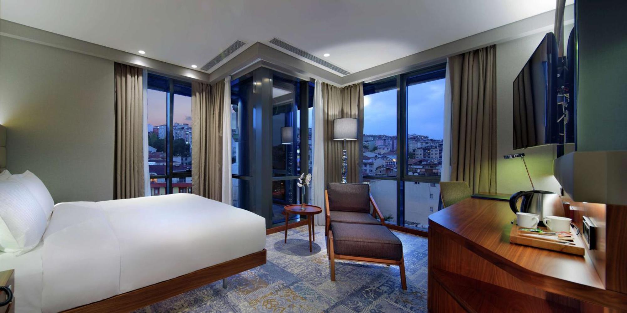 Doubletree By Hilton Istanbul - Piyalepasa Ξενοδοχείο Εξωτερικό φωτογραφία Deluxe Room