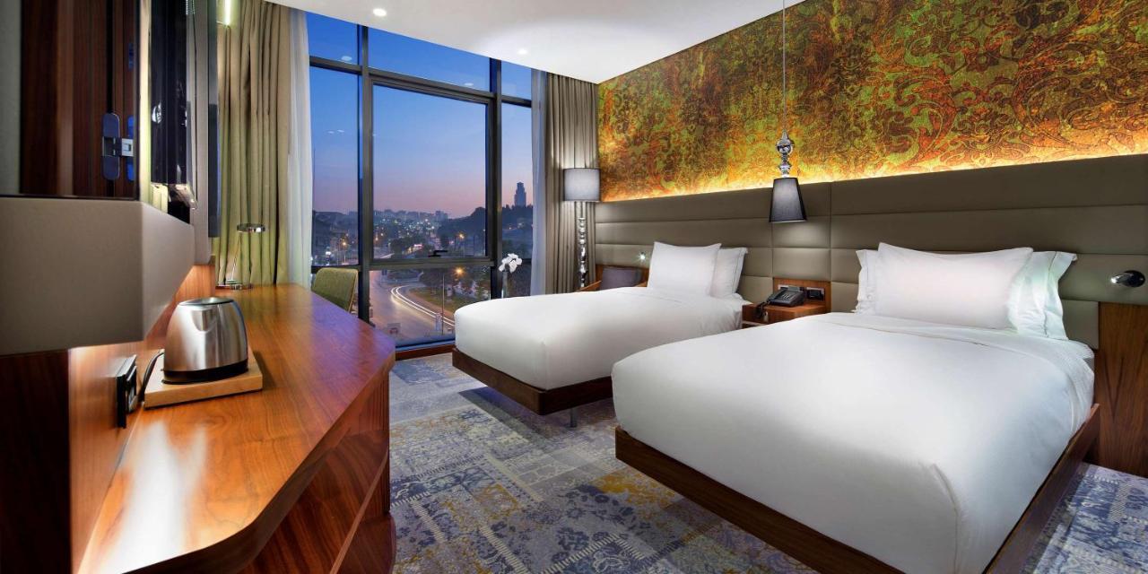 Doubletree By Hilton Istanbul - Piyalepasa Ξενοδοχείο Εξωτερικό φωτογραφία Deluxe Room