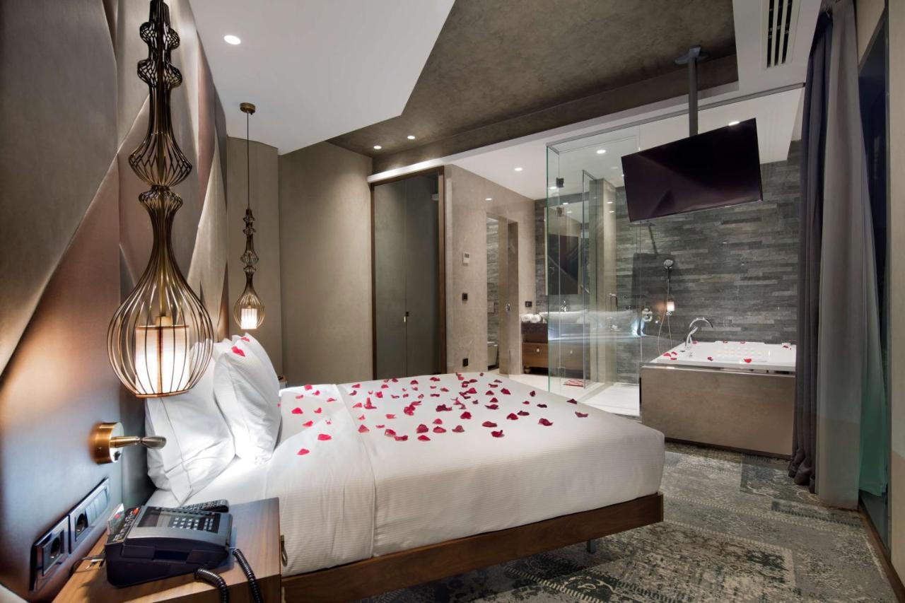 Doubletree By Hilton Istanbul - Piyalepasa Ξενοδοχείο Εξωτερικό φωτογραφία A room at the hotel